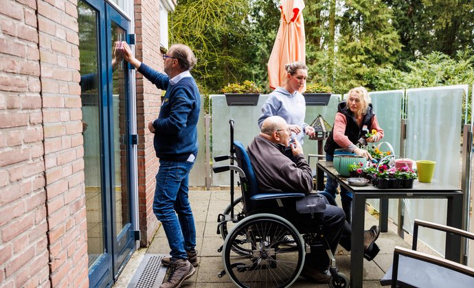 NL Doet Het college in actie tijdens NL Doet