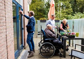 NL Doet Het college in actie tijdens NL Doet